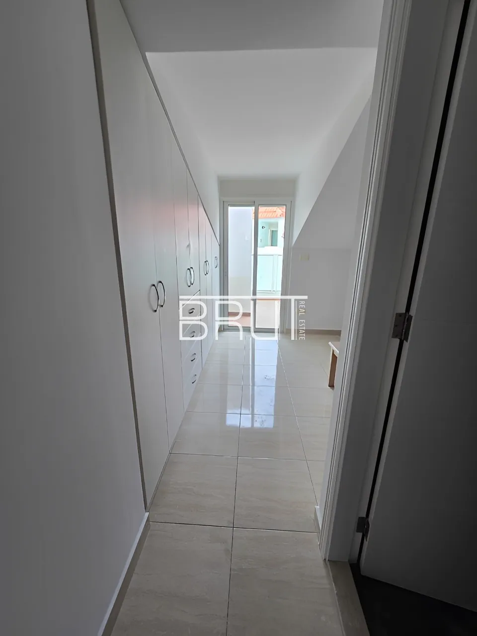 Apartment for Sale in Haret Sakher