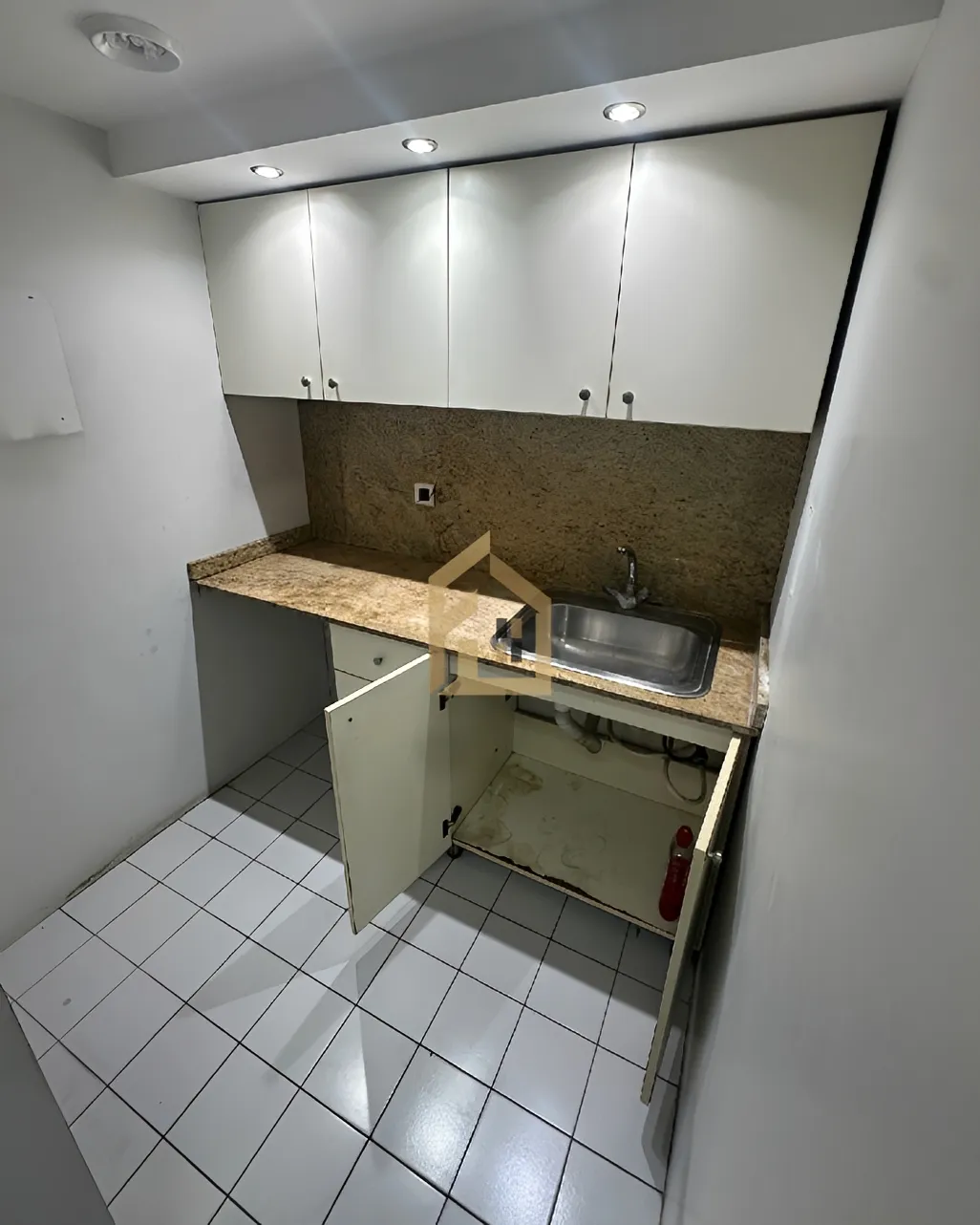 Office for rent in Ain El Mraiseh, Bayrut, Lebanon