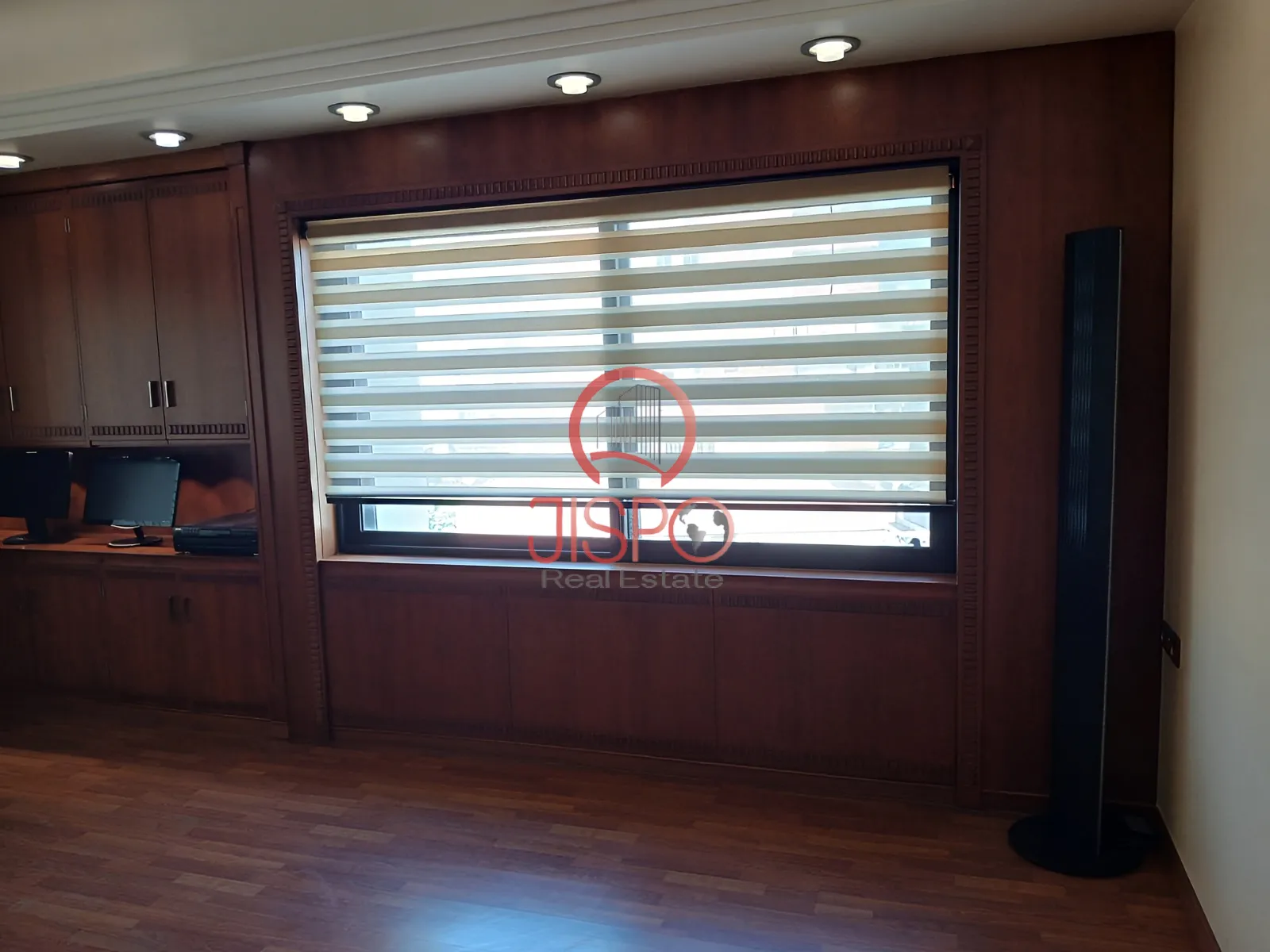 Office for sale in Daoura