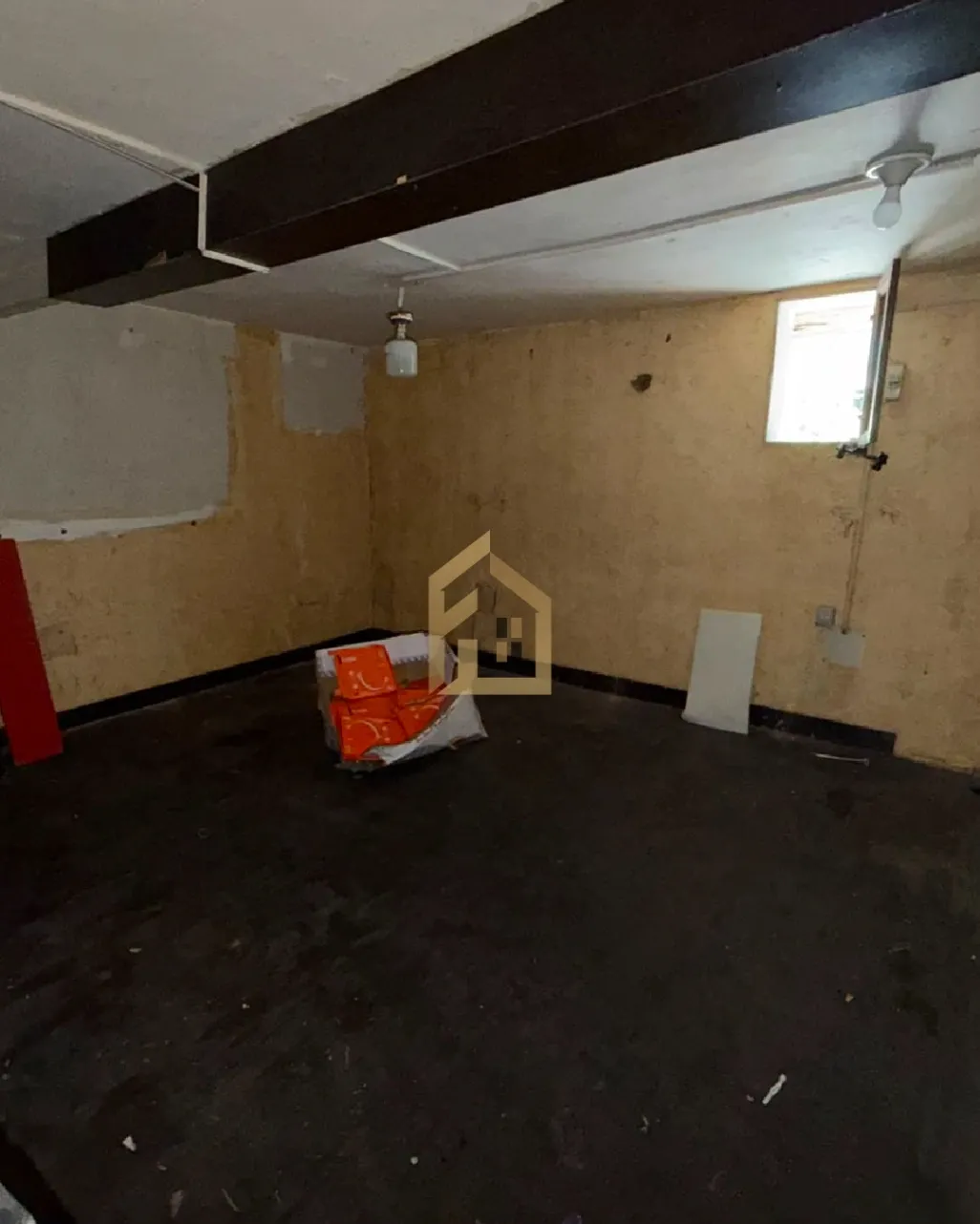 Shop for rent in Tariq El Jdideh, Beirut, Lebanon