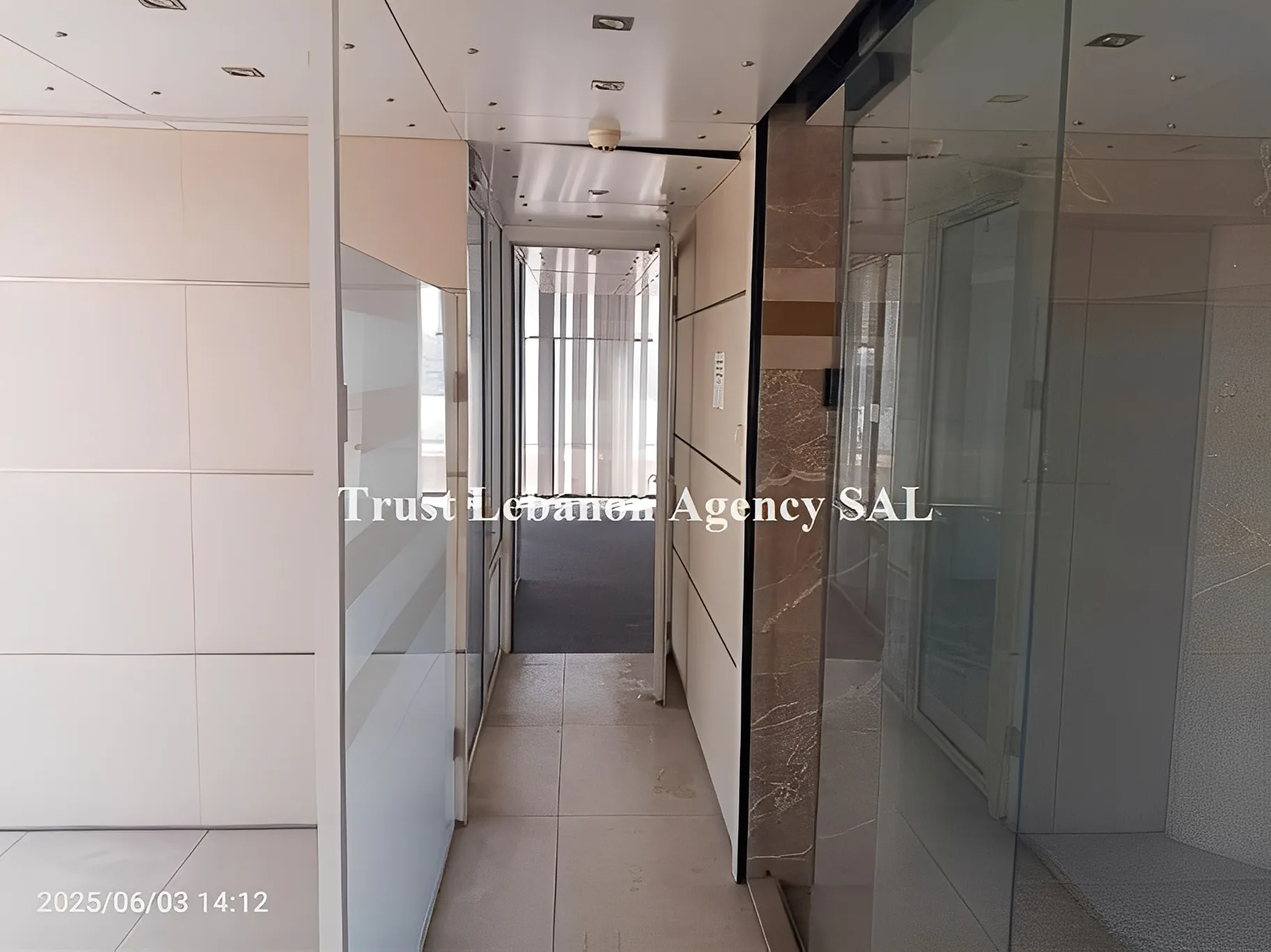 Office for rent in Beirut, Corniche El Nahr