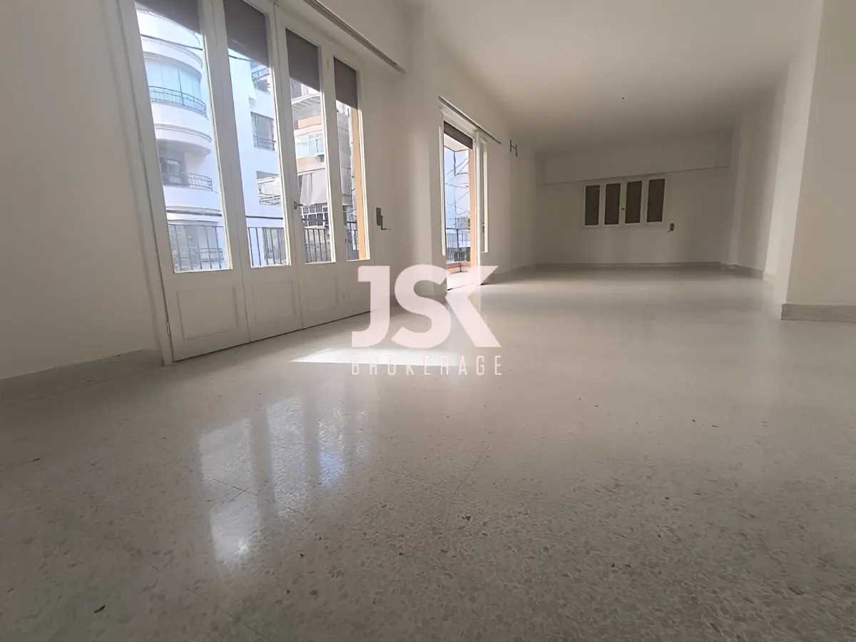 Apartment for Sale in Al Zarif, Beirut, Lebanon - 3 bed, 1 bath