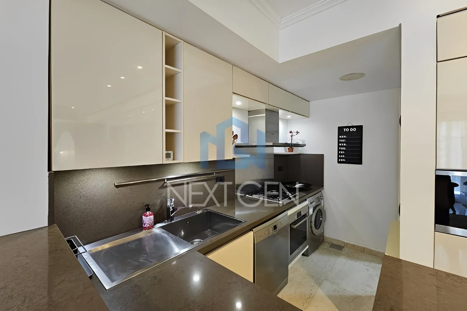 Apartment for Rent in Achrafieh - 2 bed, 3 bath