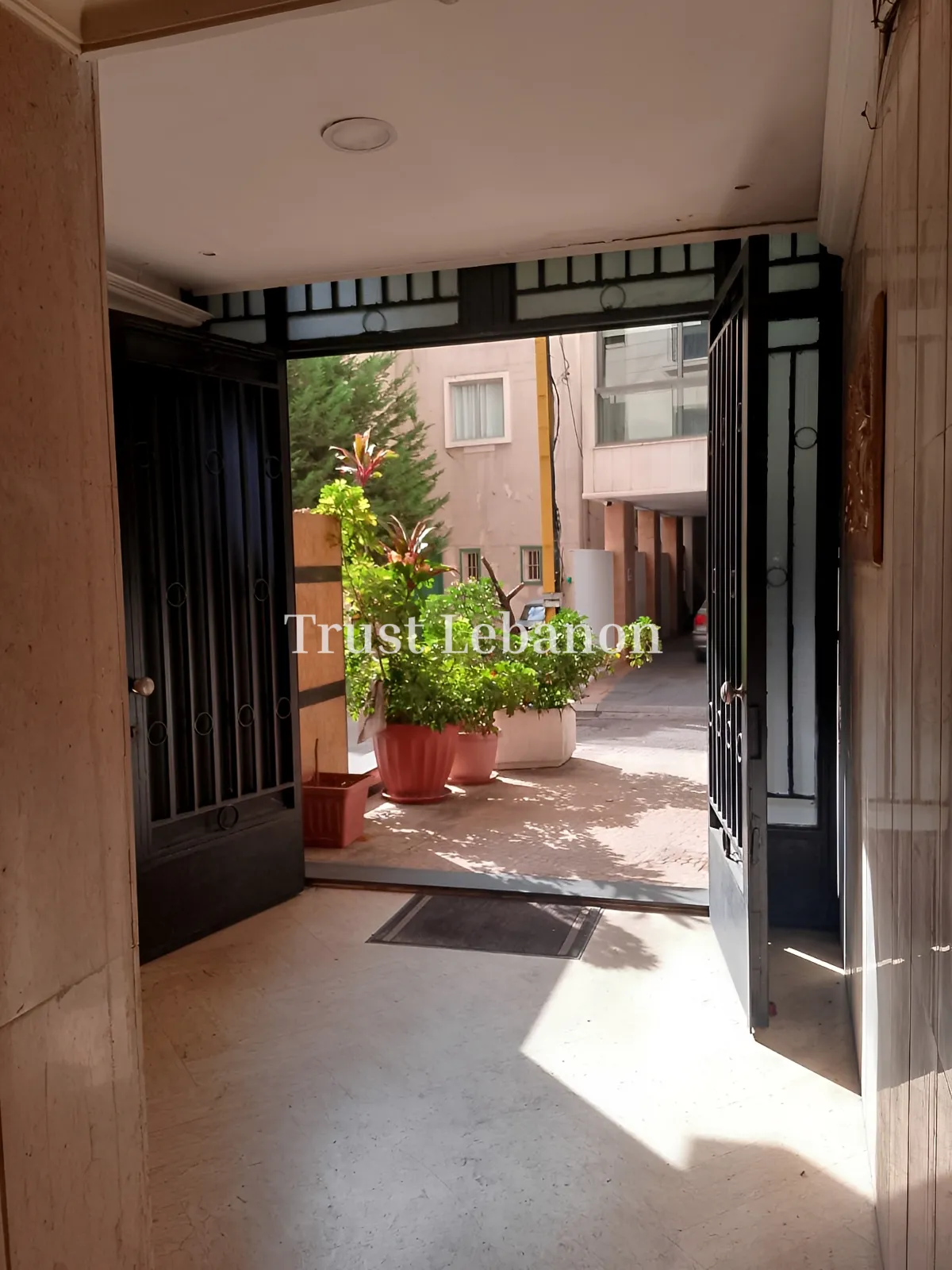 Office for rent in Achrafieh