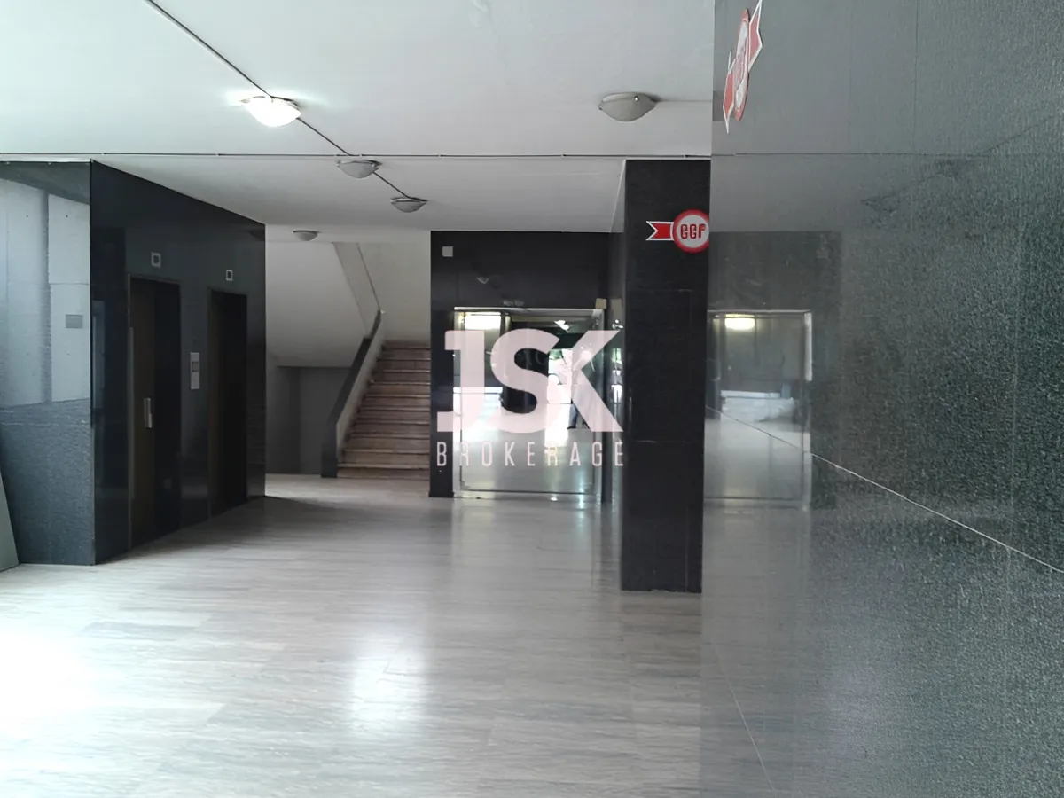 Office for sale in Dekwaneh