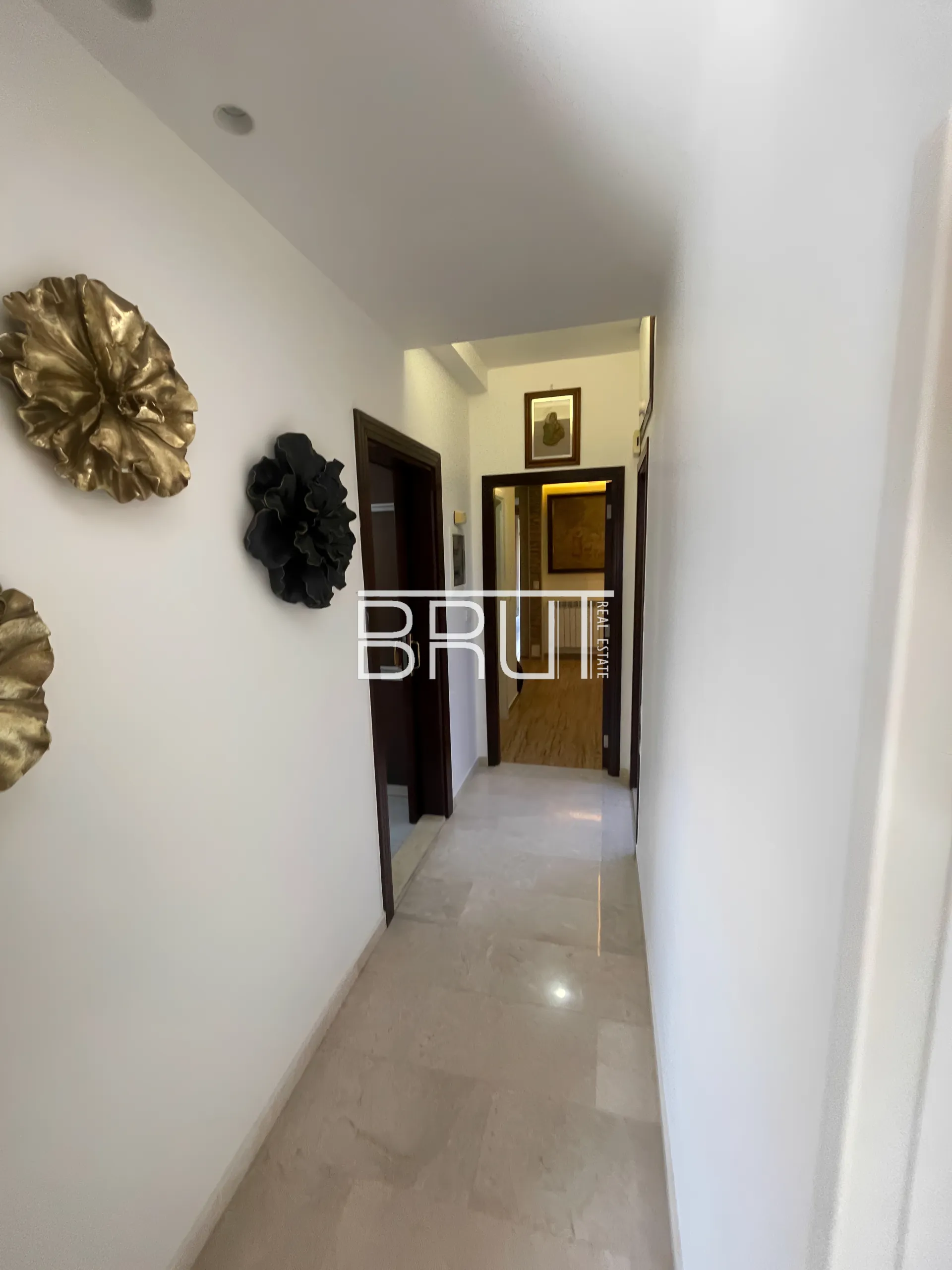 Apartment for Sale in Ballouneh