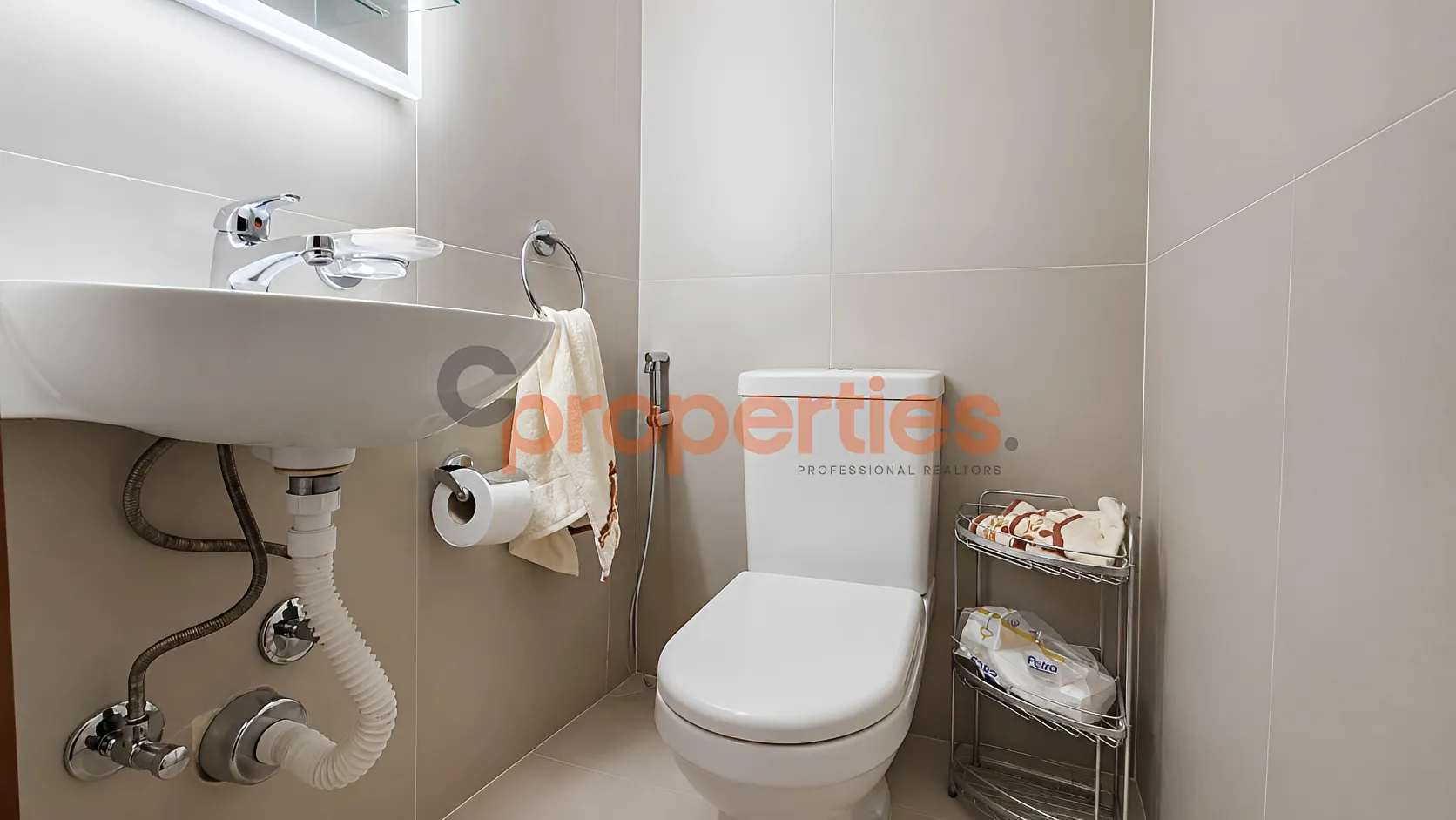 Apartment for rent in Verdun, Beirut, Lebanon - 2 bed, 3 bath