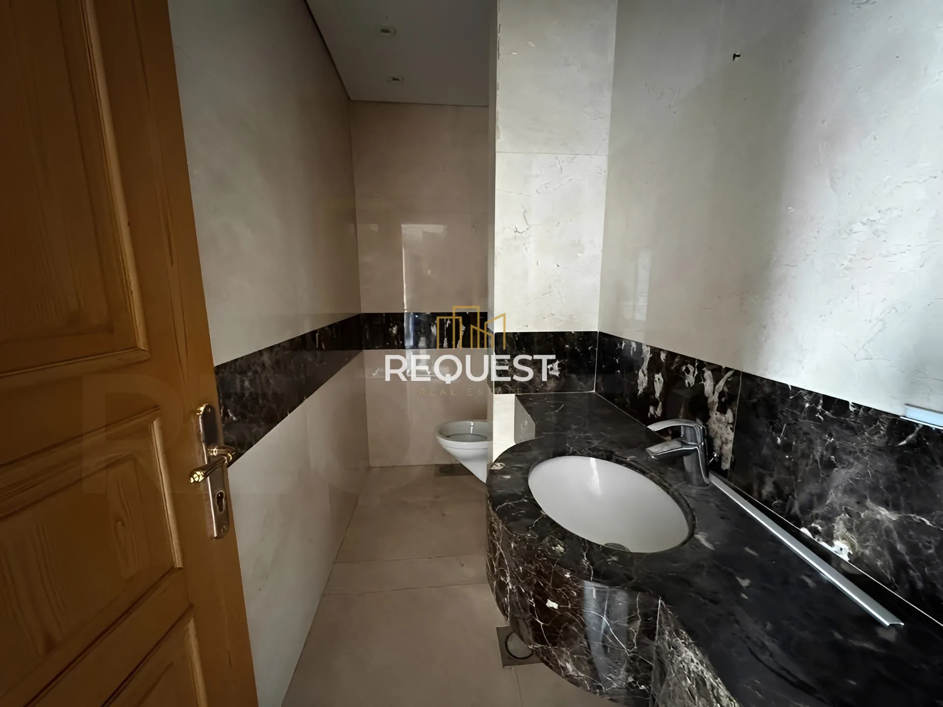 Apartment for rent in Ain el-mreisseh, beirut, lebanon