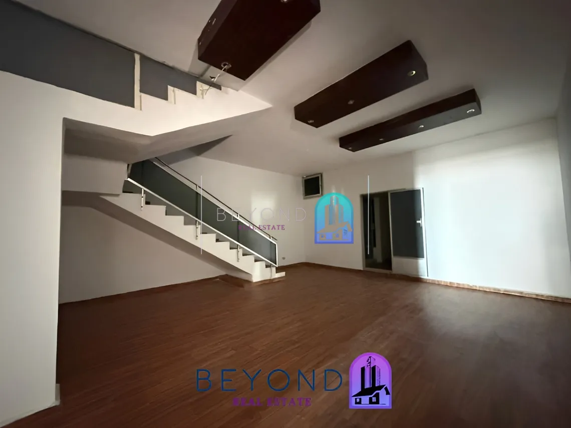 Warehouse for rent in Ramlet El Baida, Bayrut, Lebanon