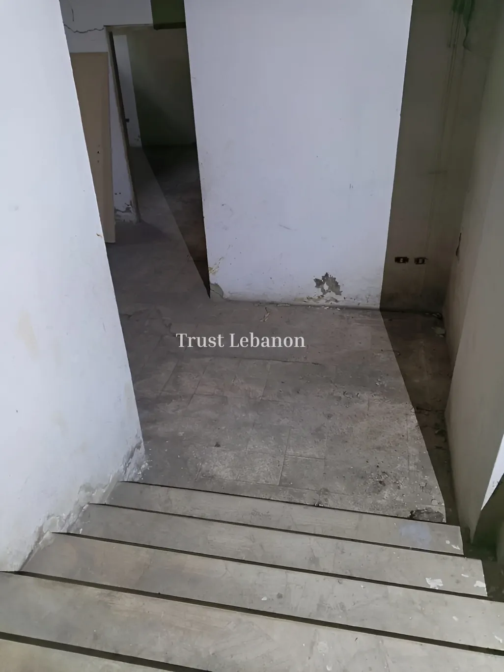 Warehouse for sale in Baouchriyeh, Lebanon