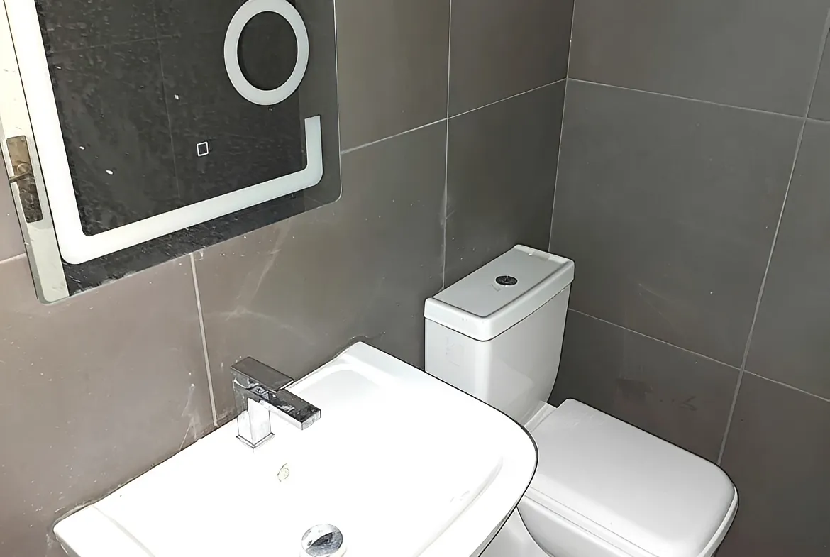 Office for Sale in Zalqa
