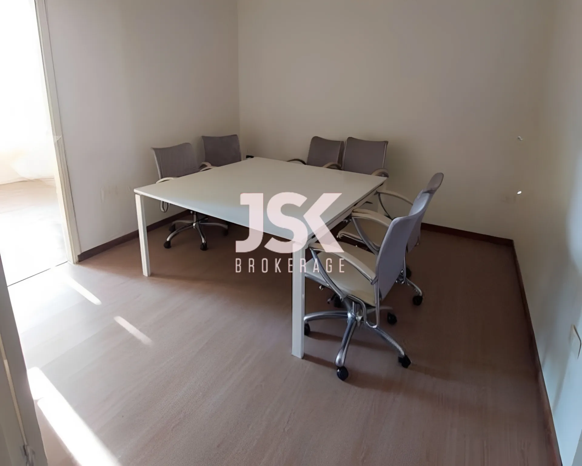 Office for rent in Dekwaneh