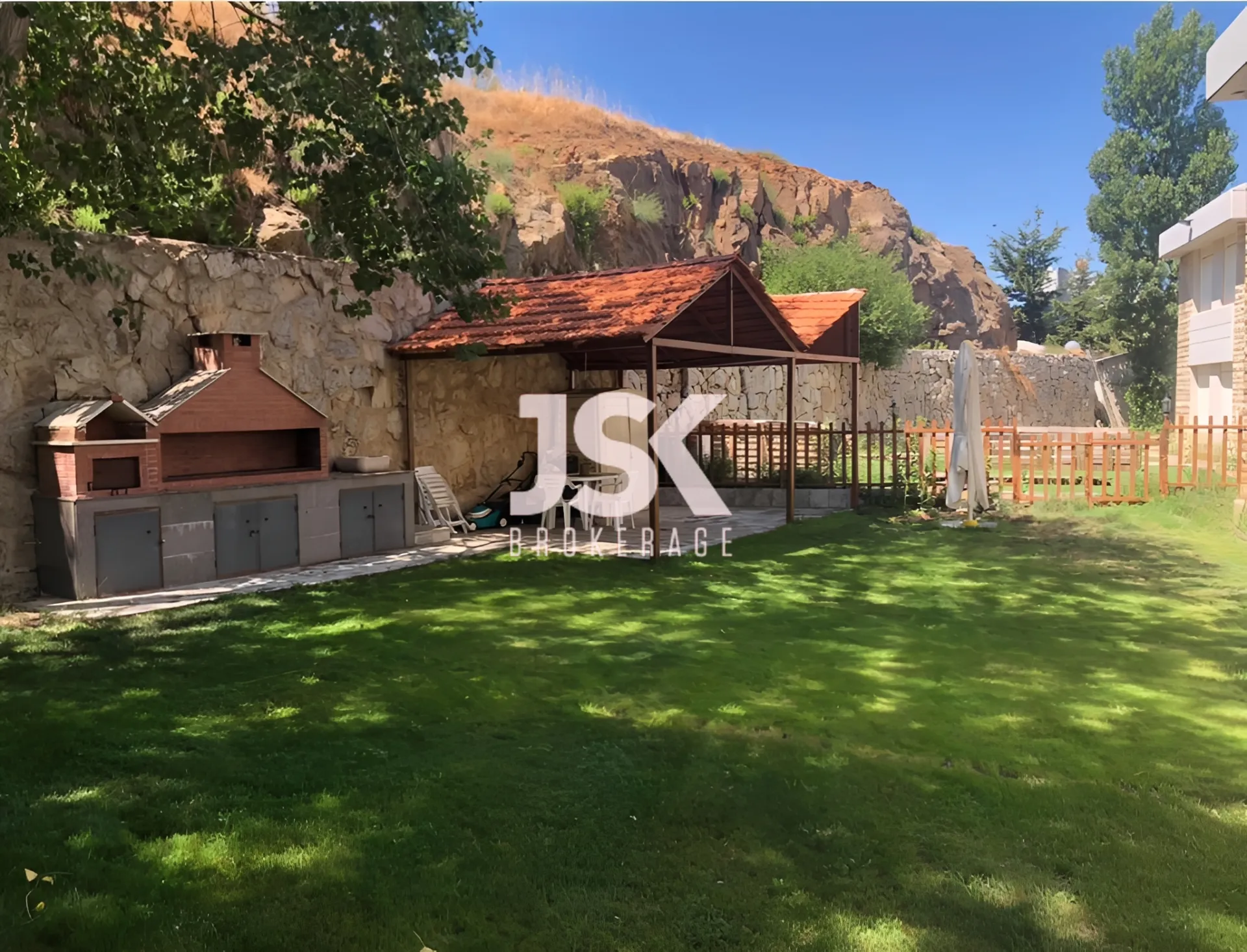 Chalet for Sale in Zaarour