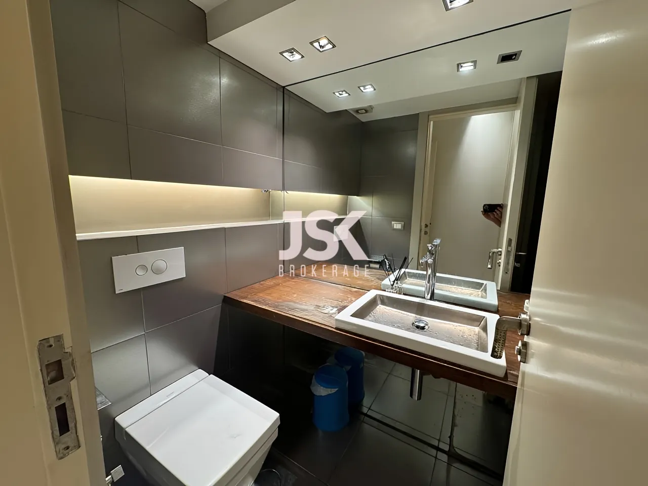 Apartment for Rent in Ras Beirut