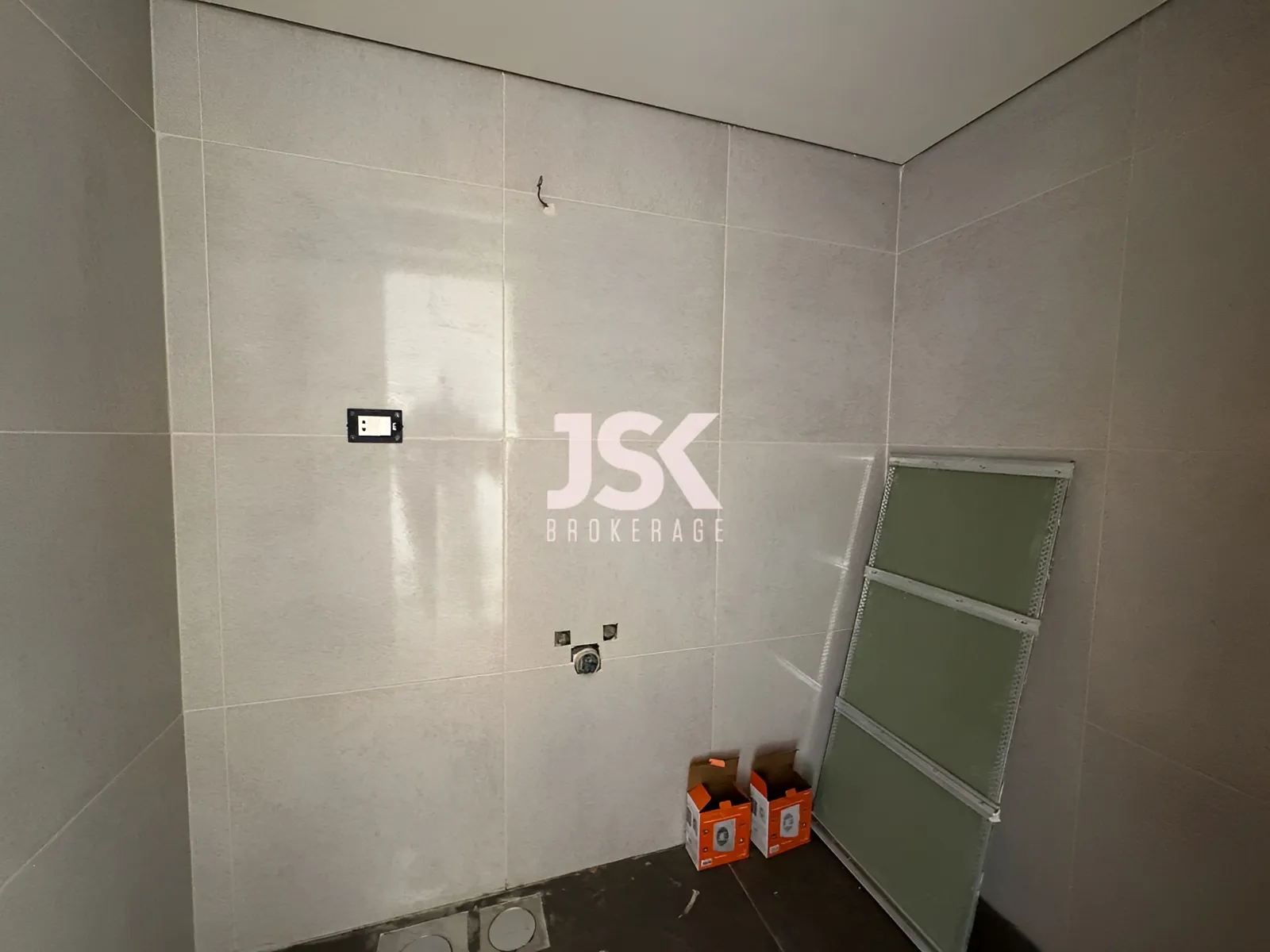 Apartment for Sale in Jouret Al Ballout
