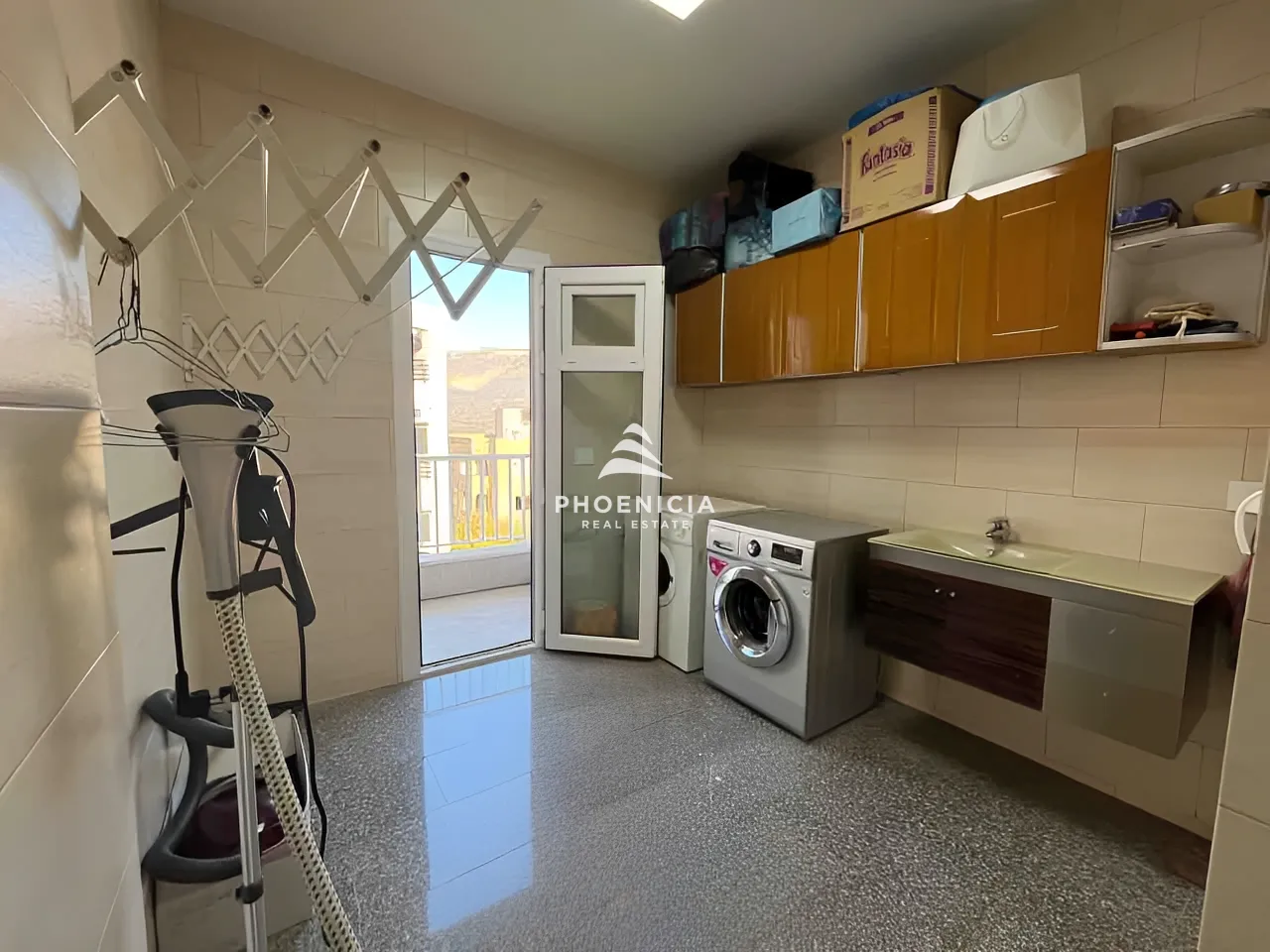 Villa for Sale in Kfardebian