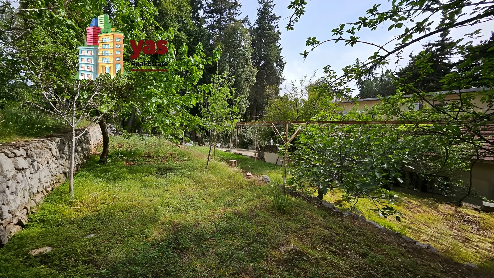 Apartment for Sale in Ballouneh