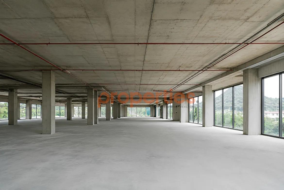 Showroom for Rent in Nahr Ibrahim