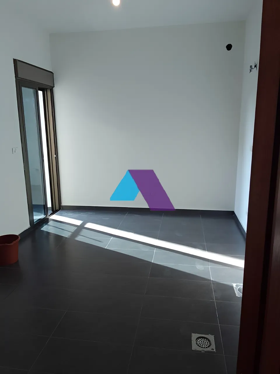 Apartment for Sale in Jdeideh - 3 bed, 4 bath