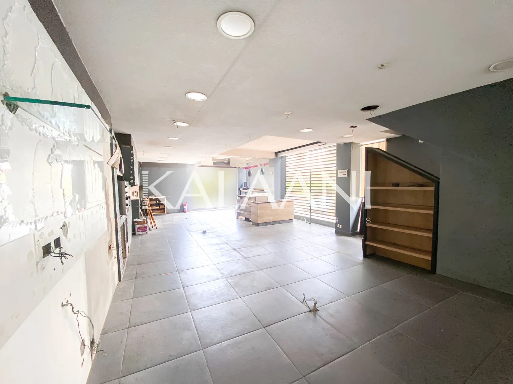 Showroom for rent in Kfar Hbab, Lebanon
