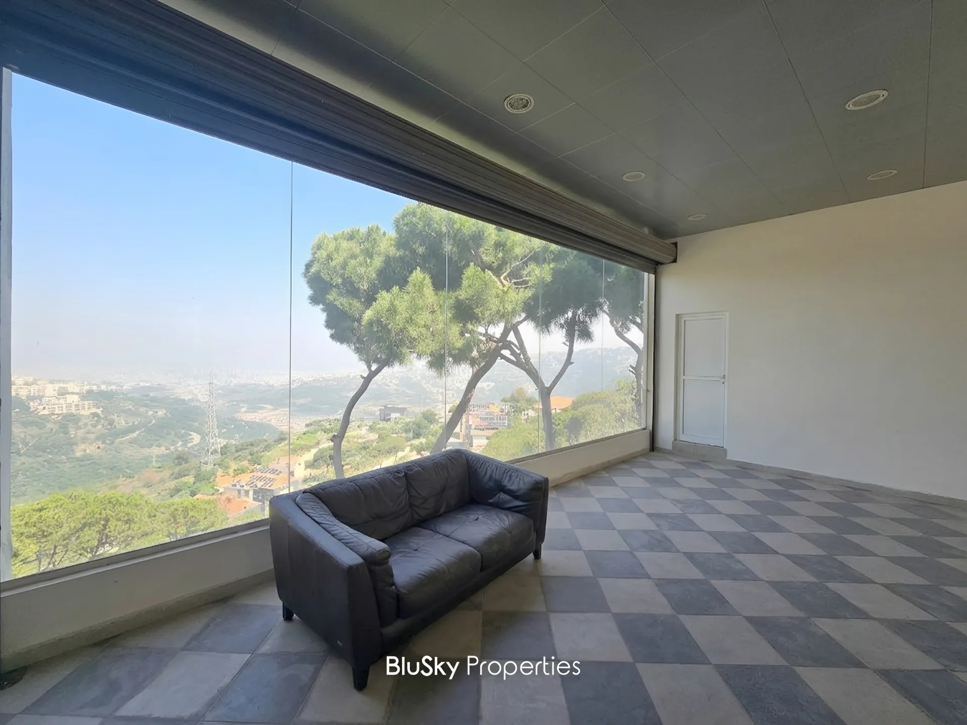 Shop for rent in Araya, lebanon