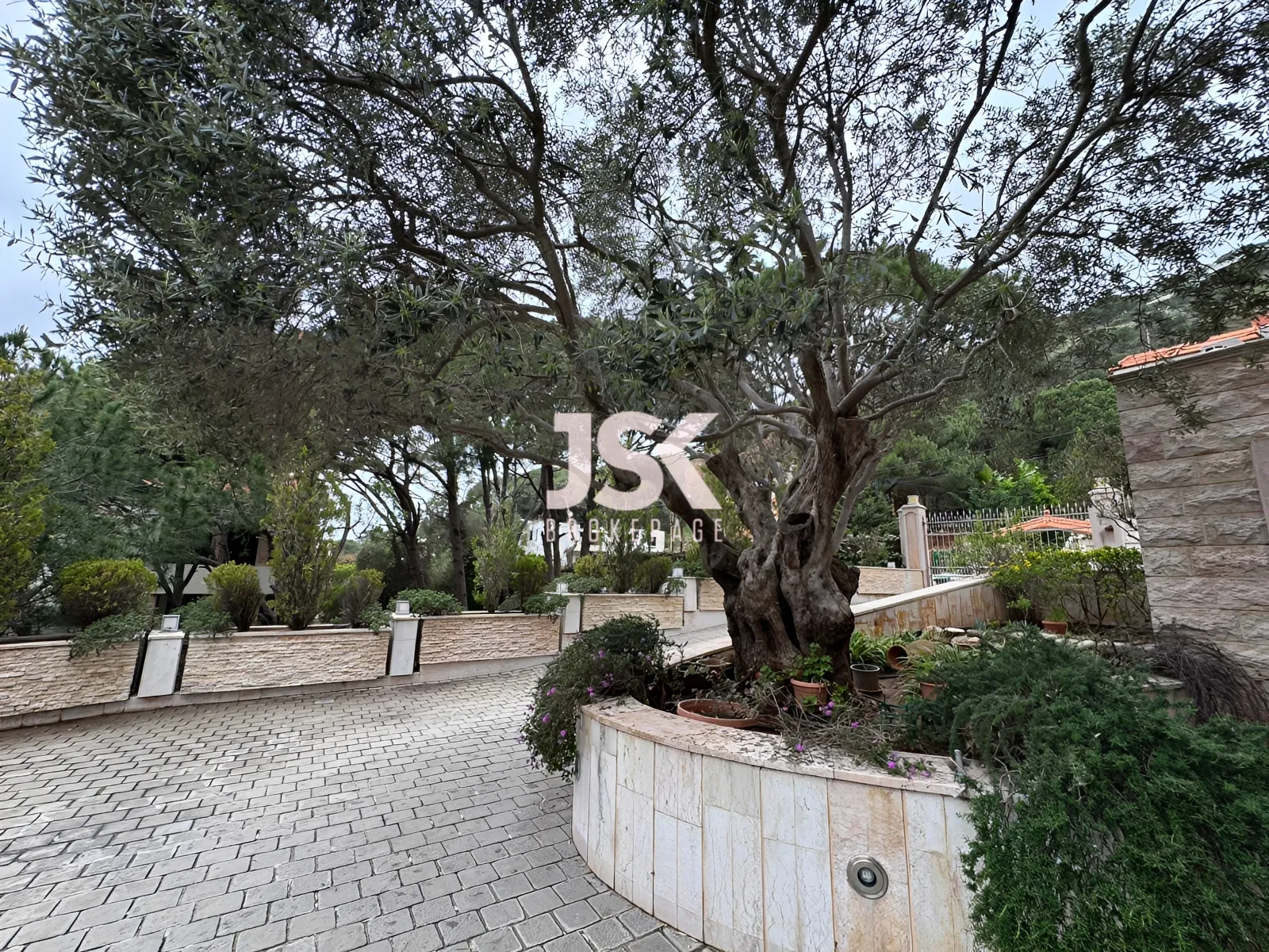 Villa for Sale in Montiverdi