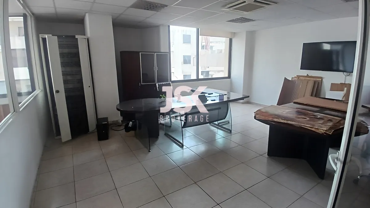 Office for rent in Bouchrieh
