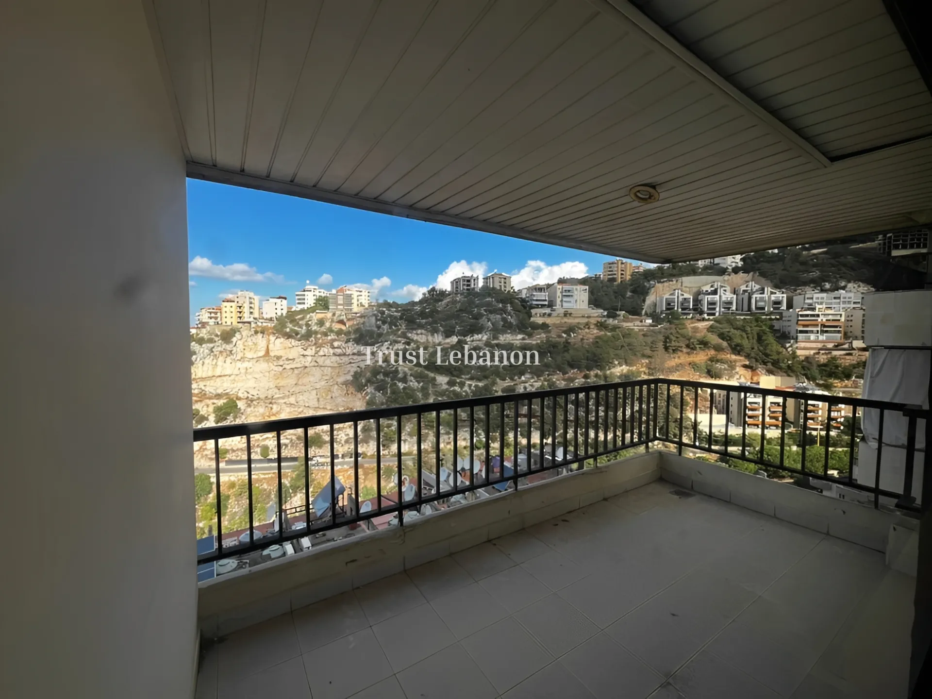 Apartment for sale in Rabweh, Bayrut, Lebanon
