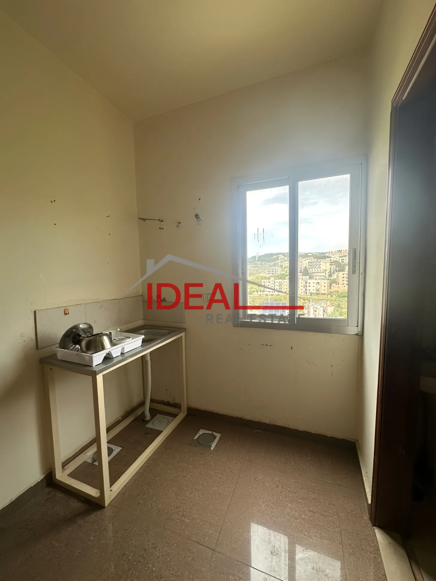 Office for Rent in Samqaniyeh, Lebanon
