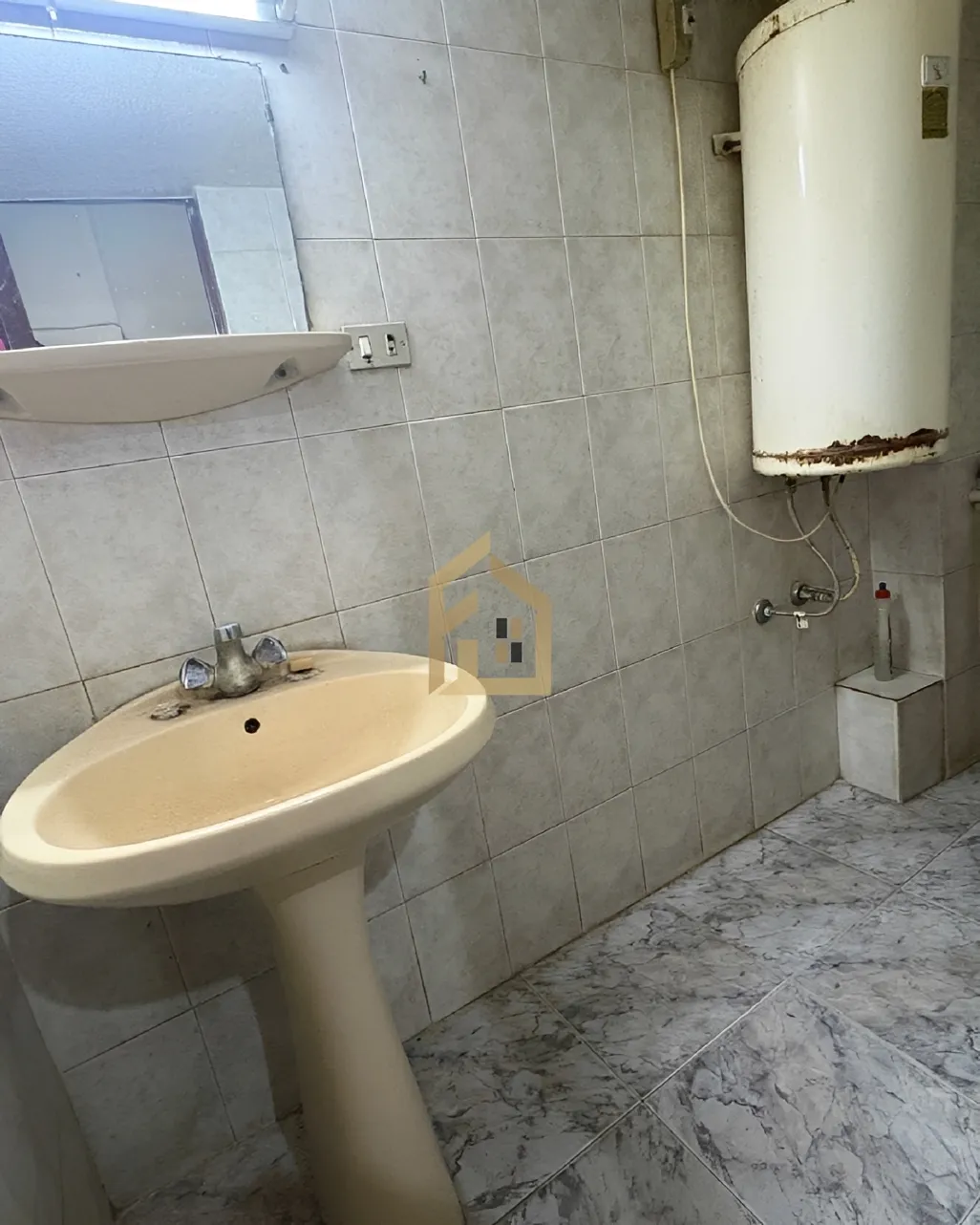 Apartment for rent in Tarik El Jdideh, Bayrut, Lebanon - 1 bed, 1 bath