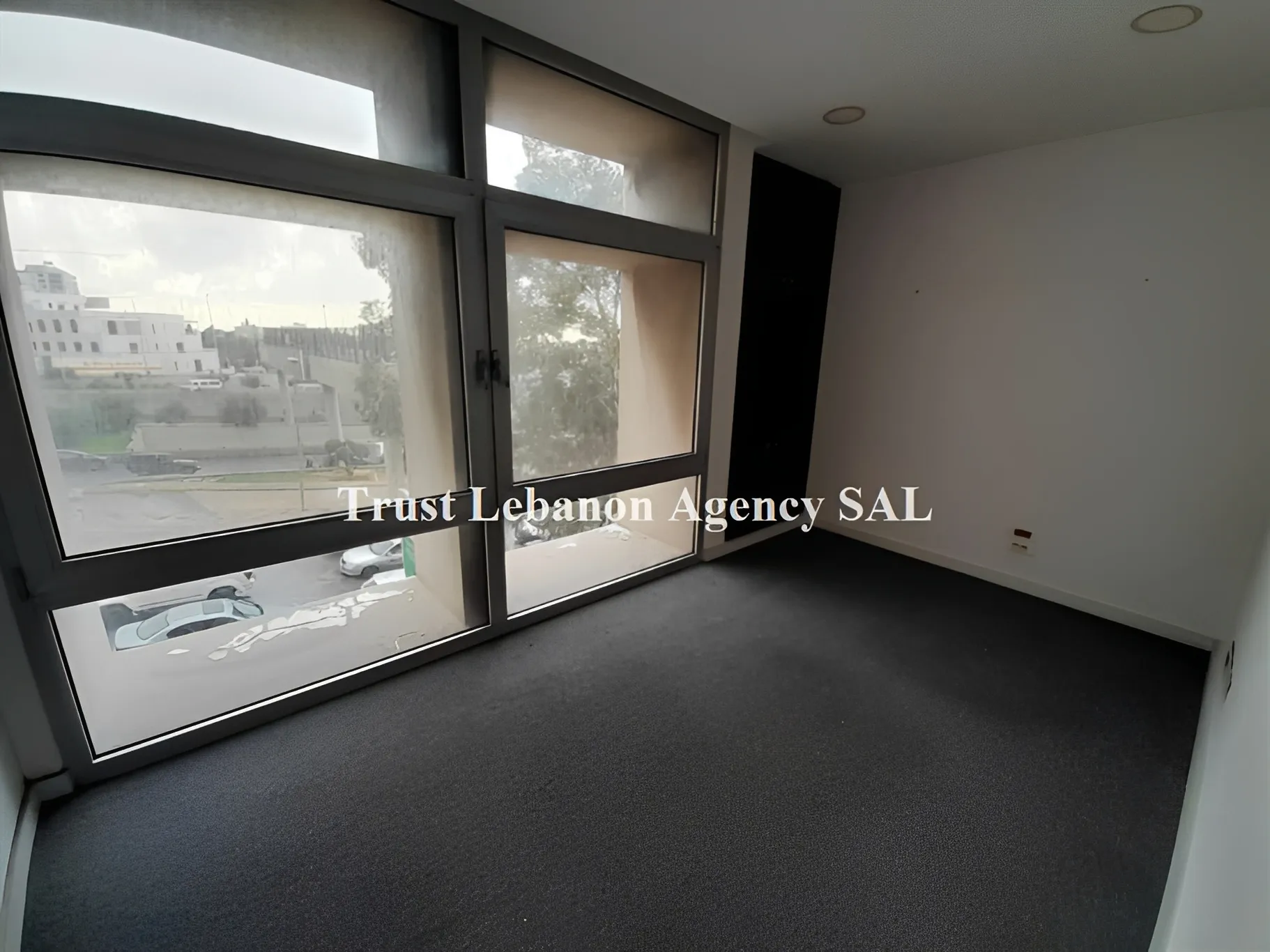 Office for rent in Baabda, Hazmieh