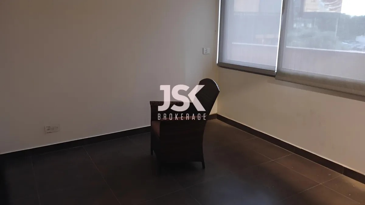 Office for rent in Zalqa