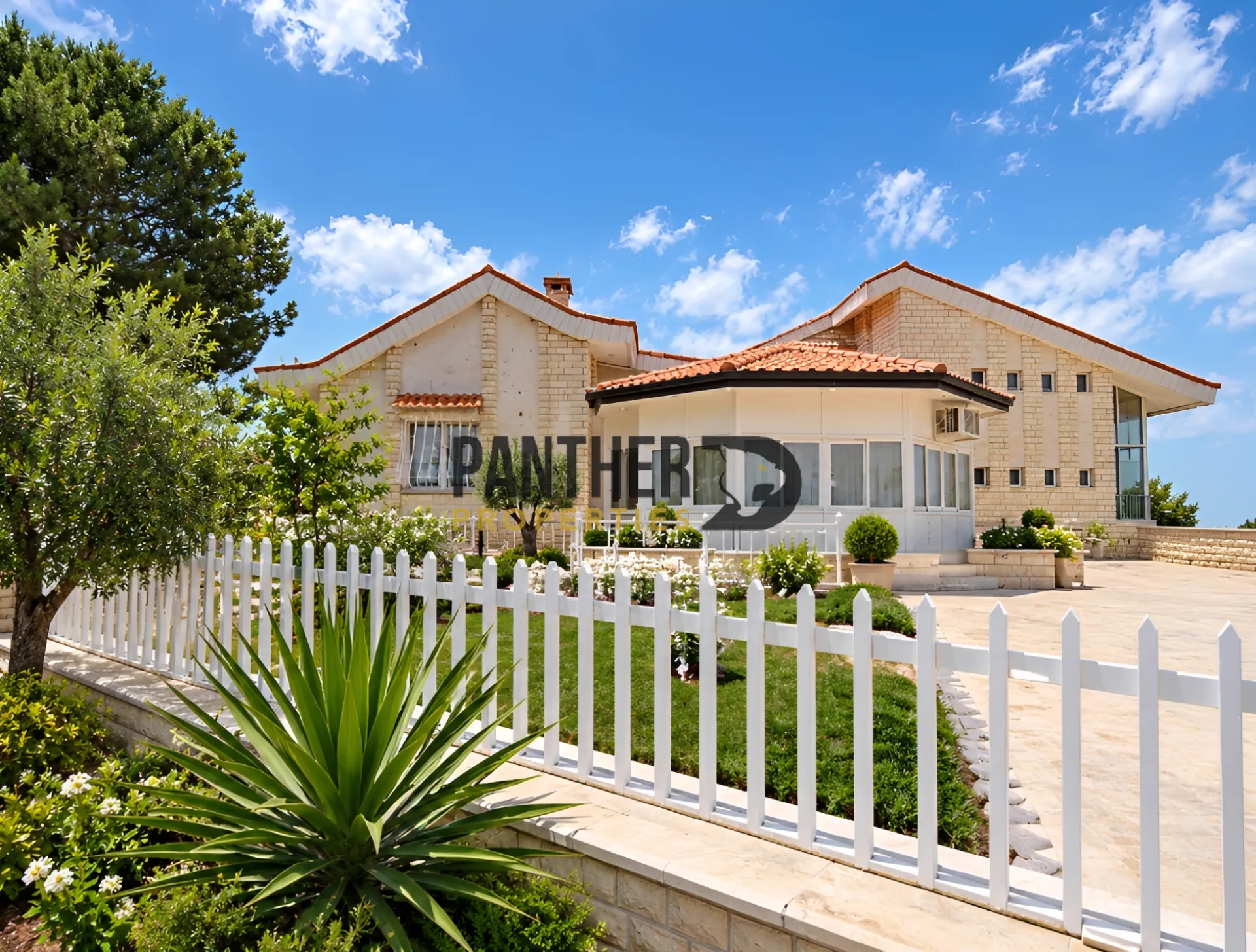 Villa for sale in Miziara