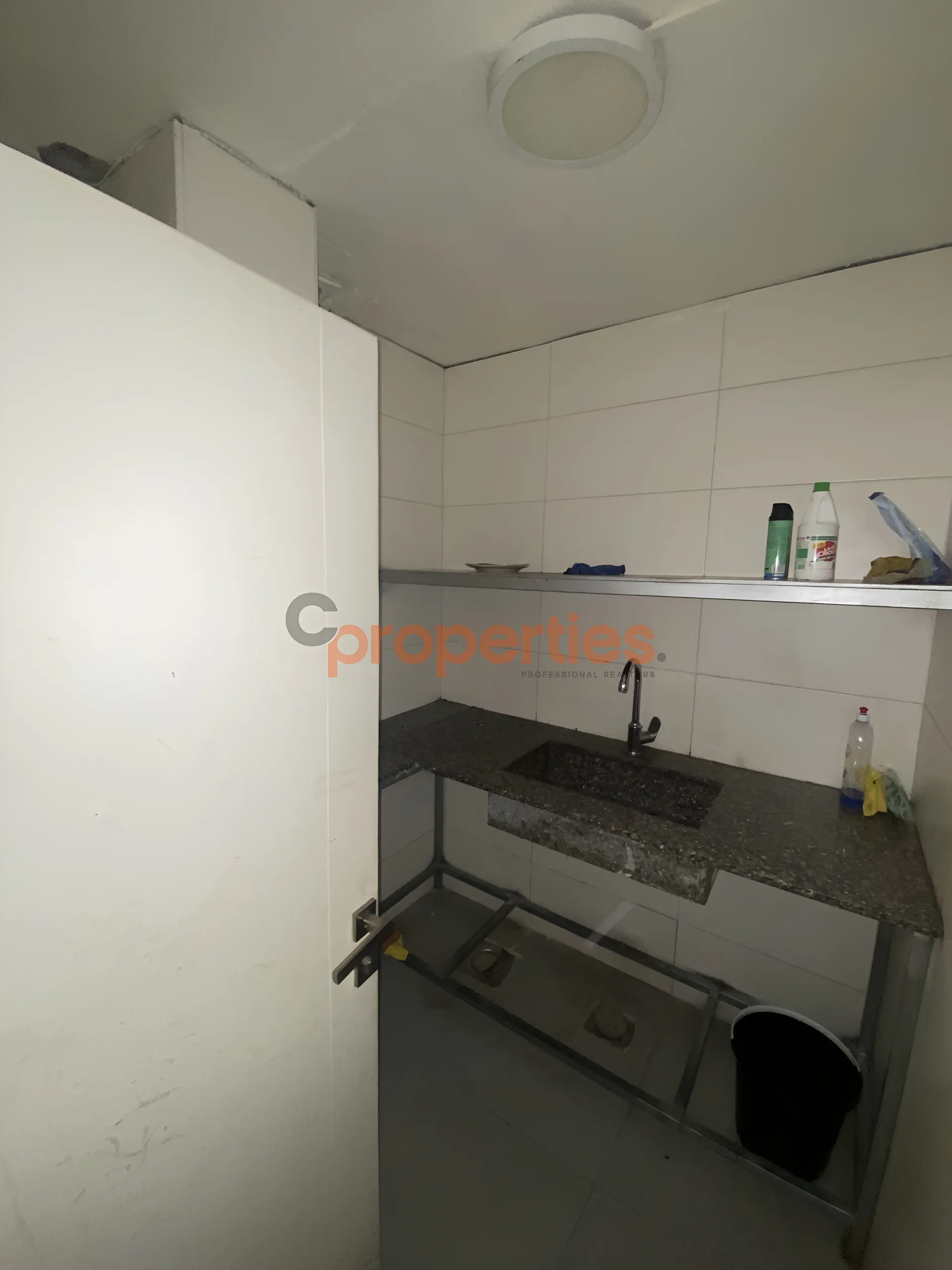 Shop for Rent in Daoura
