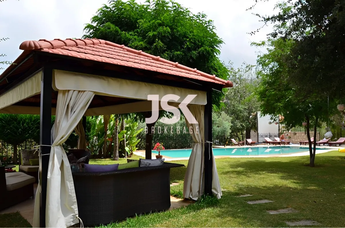 Villa for Rent in Beit Chabeb, Lebanon - 4 bed, 6 bath