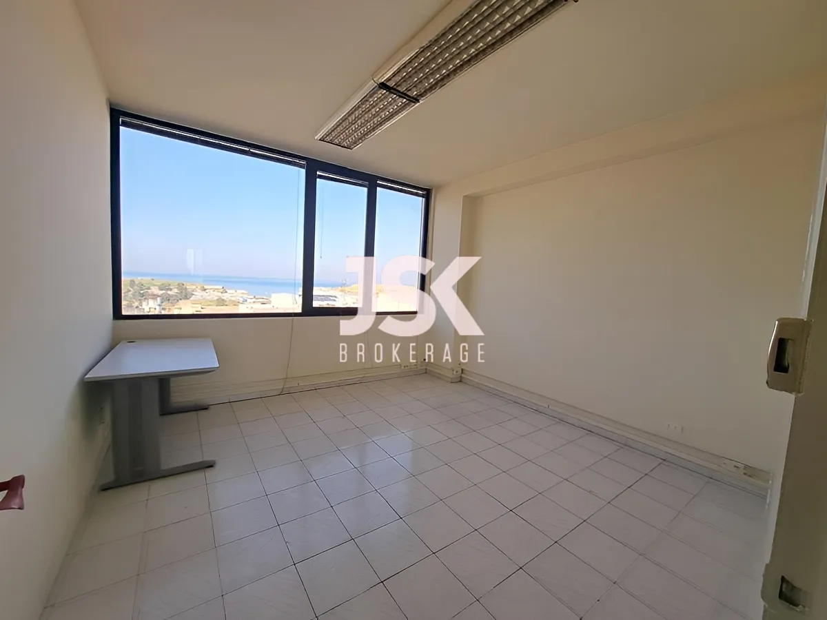 Office for rent in Daoura