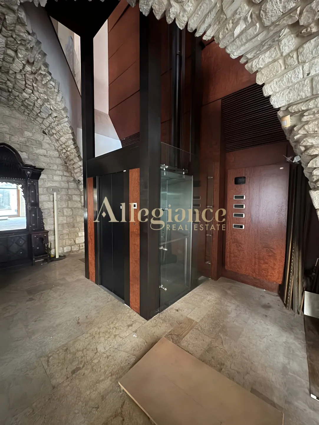 Commercial for sale in Jounieh