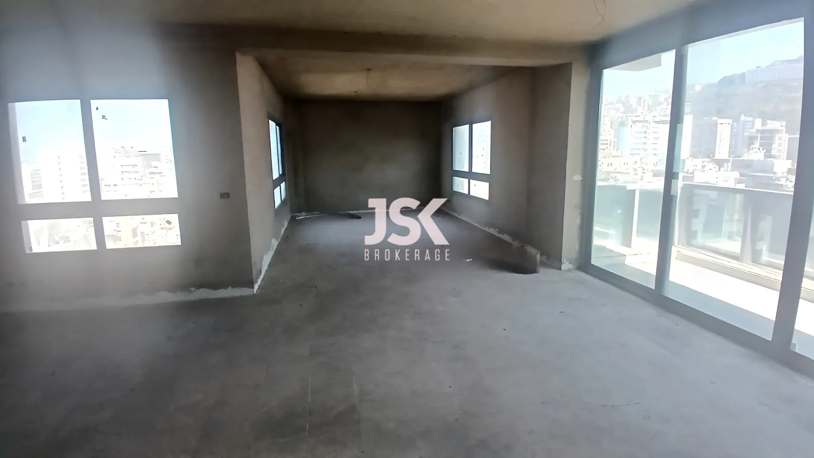 Office for Sale in Zalqa