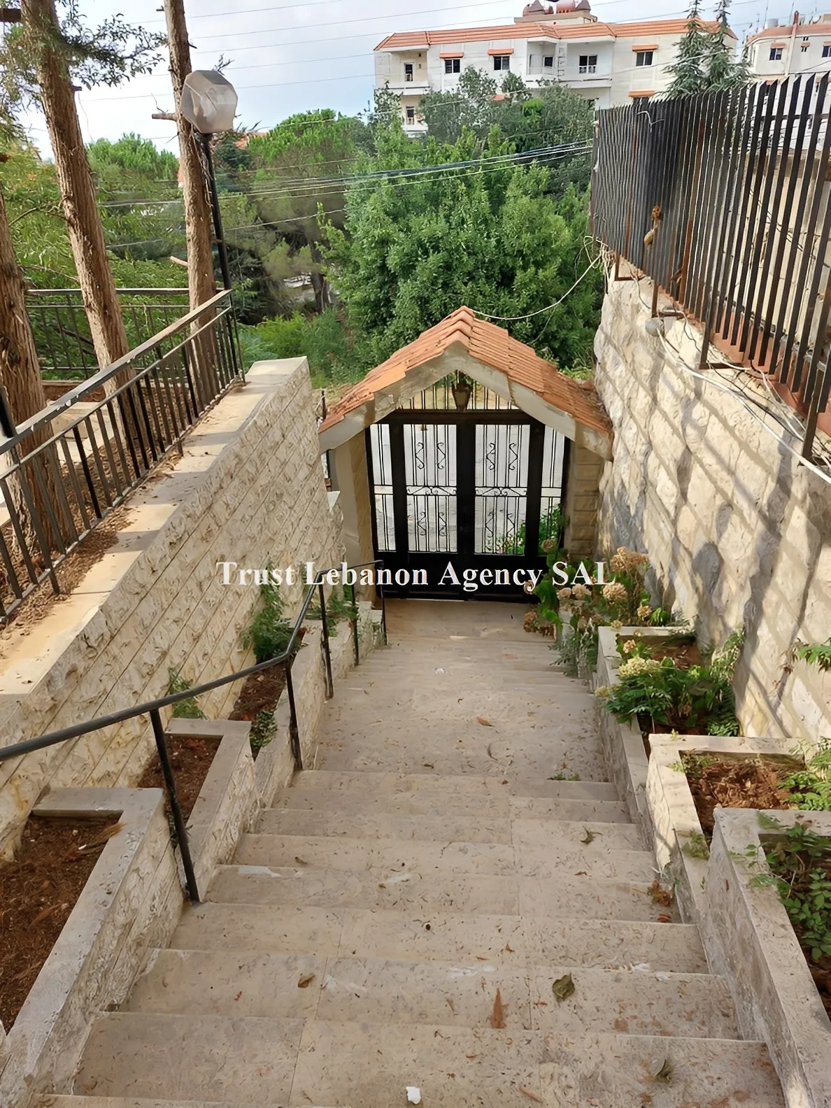 Villa for Sale in Alay Souk Al Ghareb