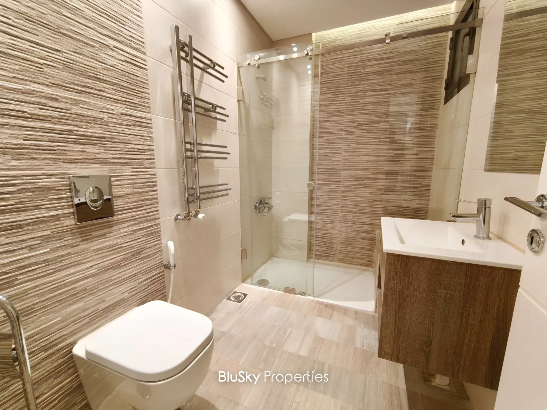 Apartment for rent in Tilal Ain Saadeh