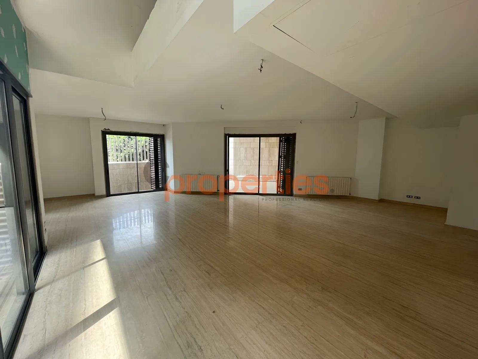 Apartment for Rent in Gemmayzeh - 4 bed, 5 bath