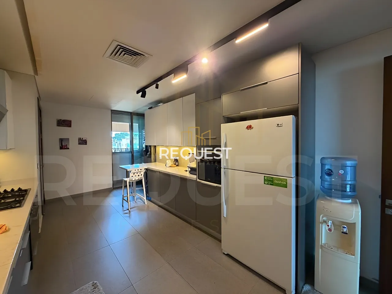Apartment for rent in Spears, beirut, lebanon
