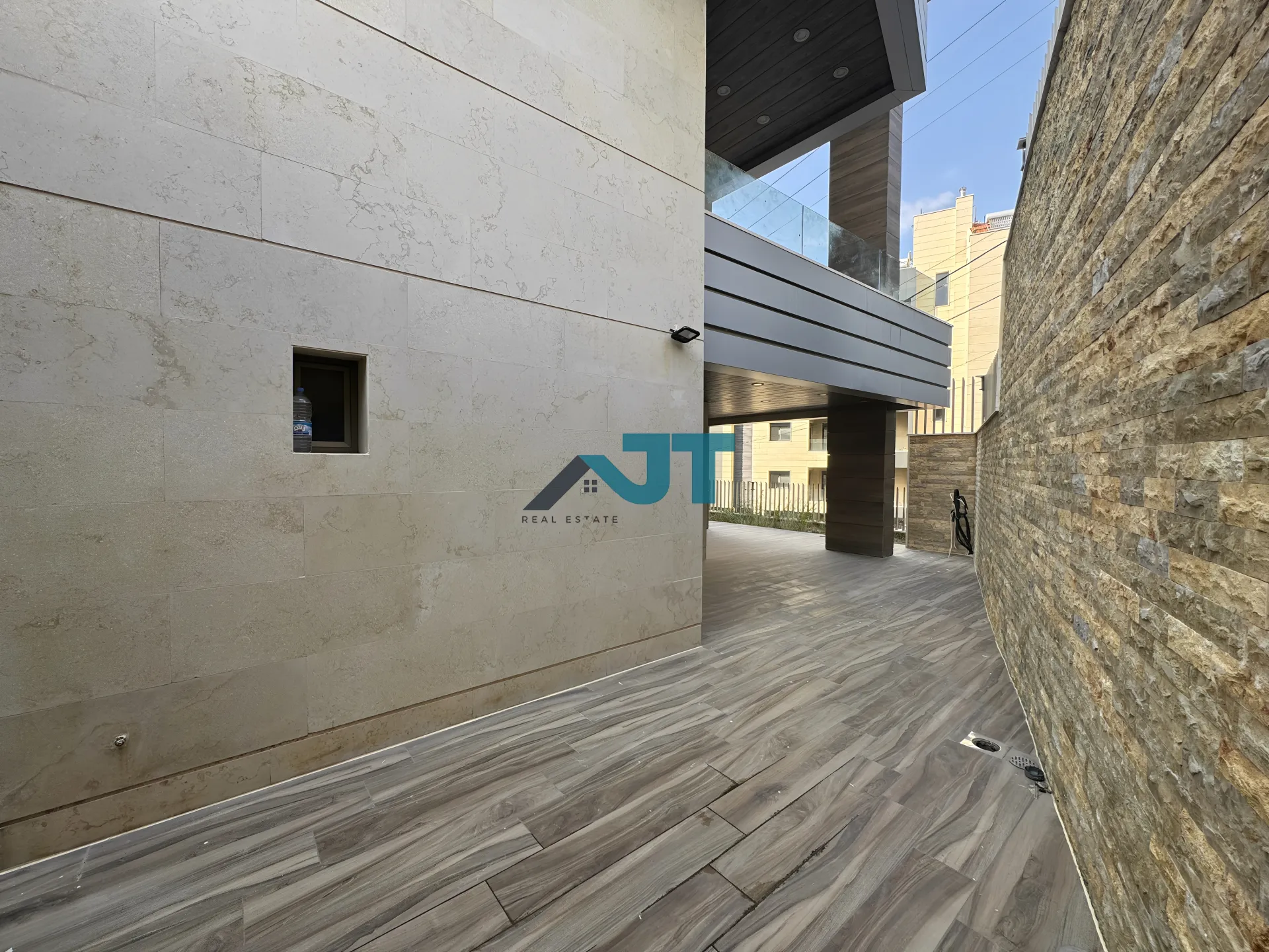 Apartment for Sale in Ain Aar