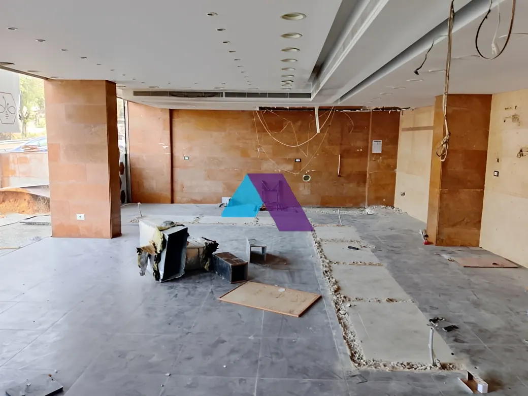 Office for rent in Adonis
