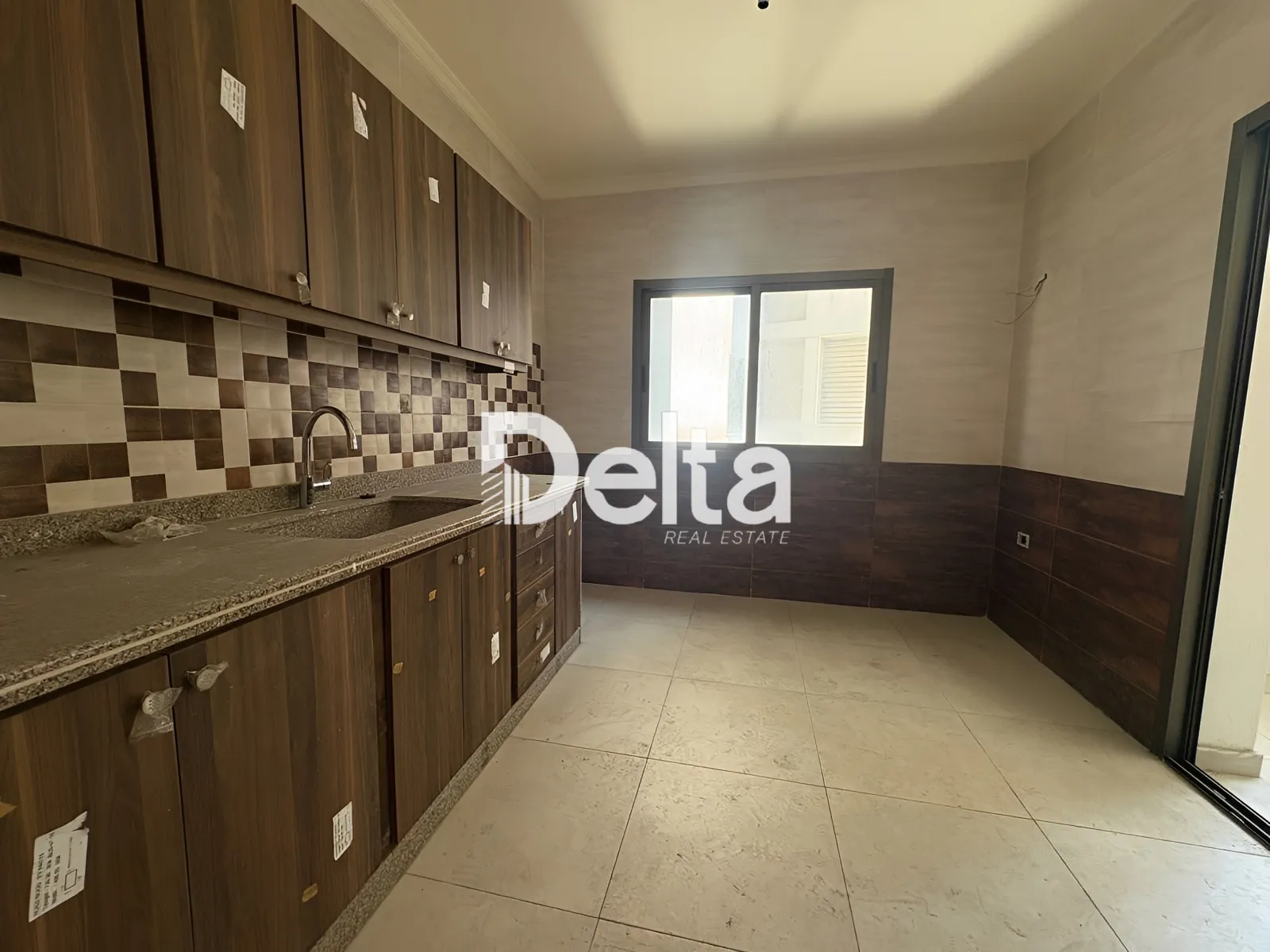 Apartment for rent in Ras Al Naba'a