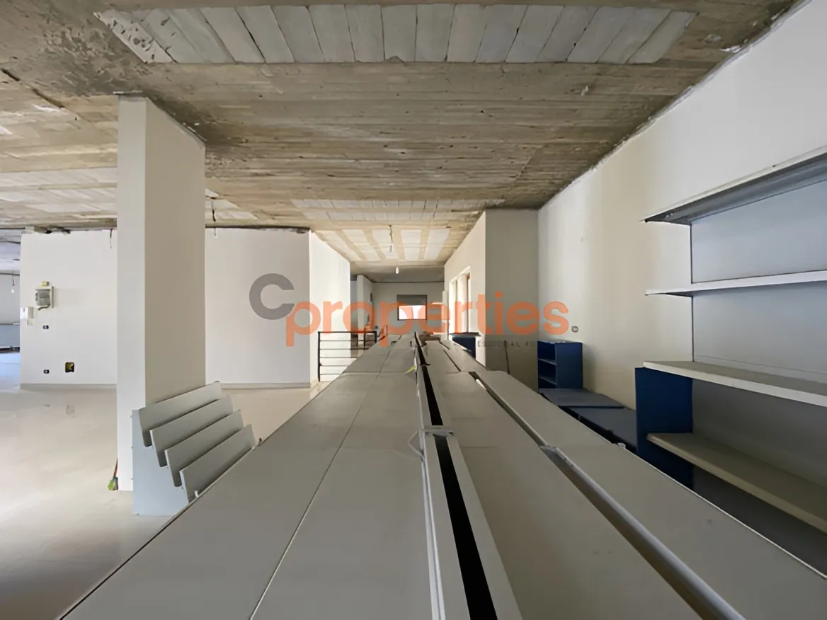 Showroom for Rent in Hazmieh