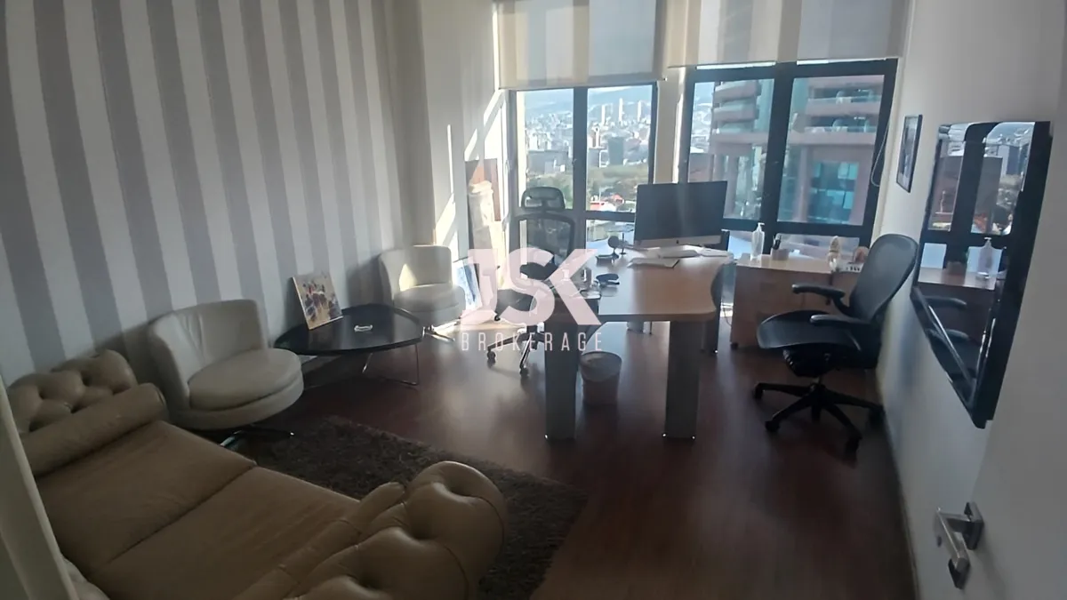 Office for rent in Sin El Fil
