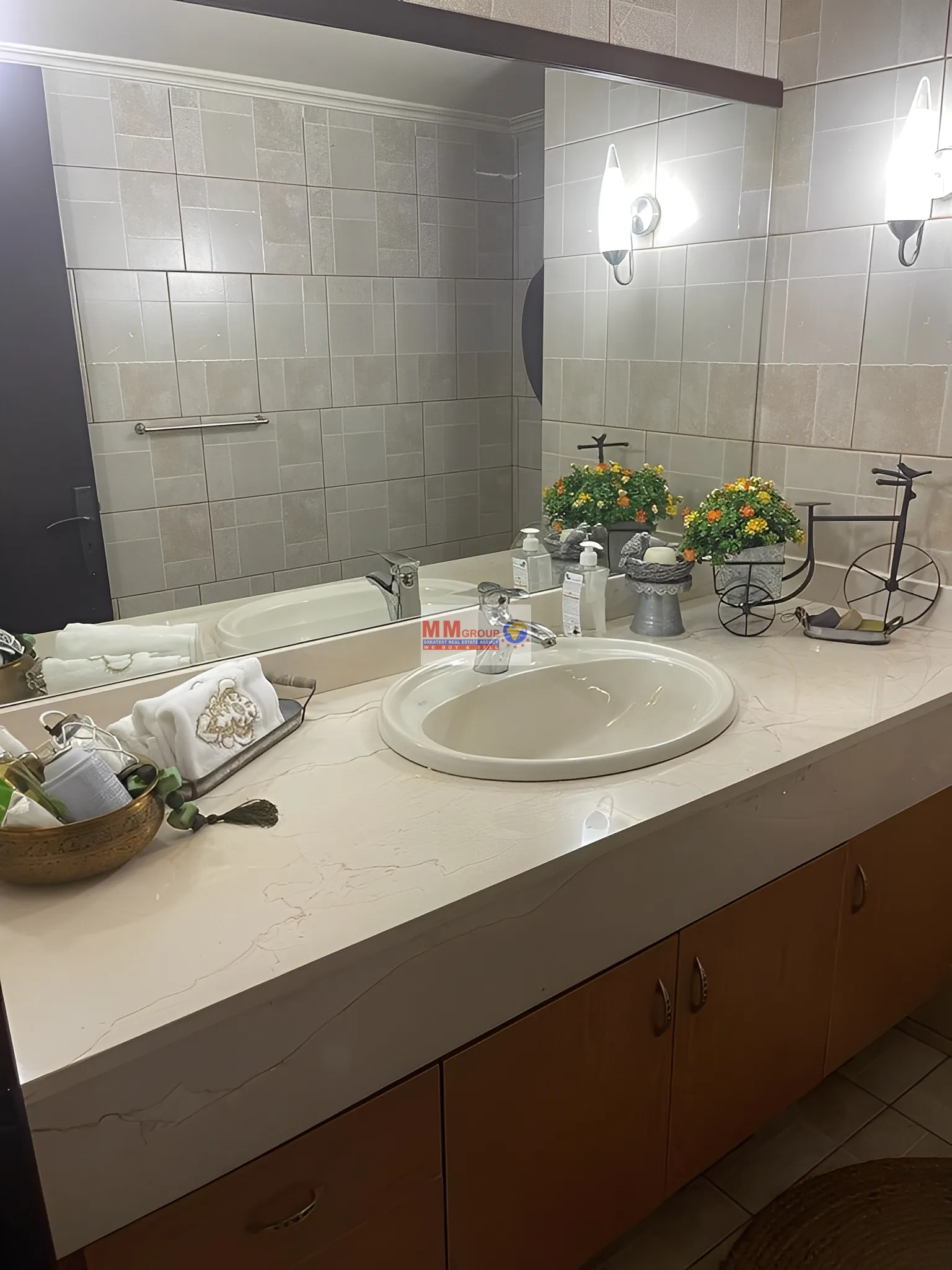 Apartment for Sale in Ain Saade