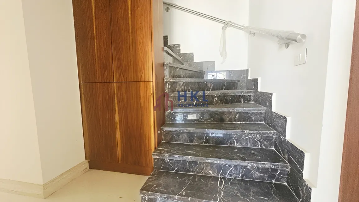 Duplex for sale in Achrafieh, Beirut, Lebanon - 3 bed, 5 bath