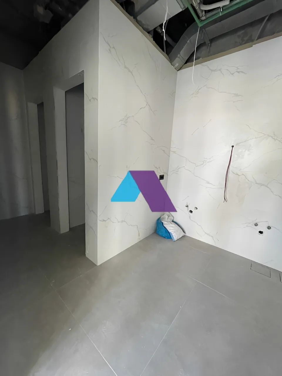 Office for rent in Saifi Village